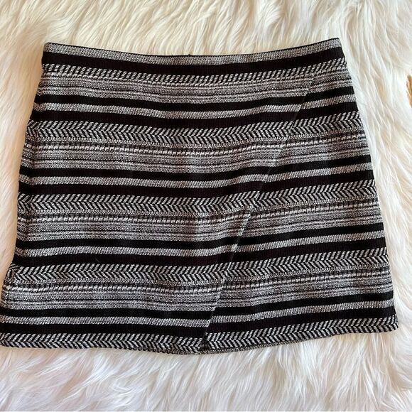 Women’s J. Crew Black and White Mini Size 6 - Picture 1 of 3